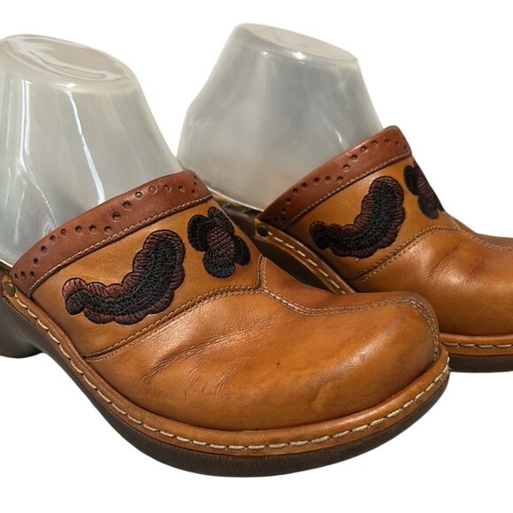 Indigo by Clarks Leather Clogs Embroidered Floral Western Mules 8 - Picture 6 of 10
